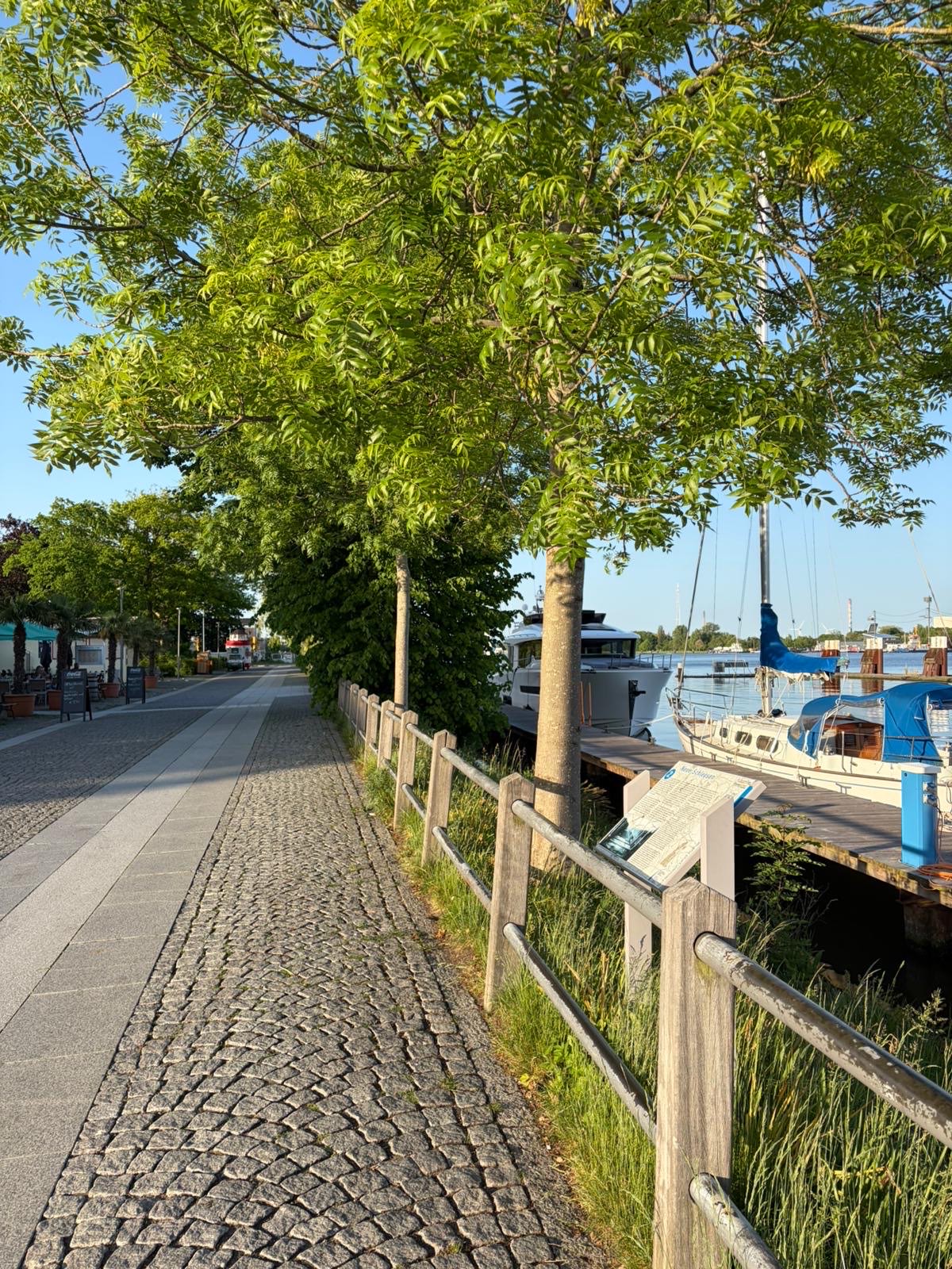 Hafenpromenade in Brunsbüttel