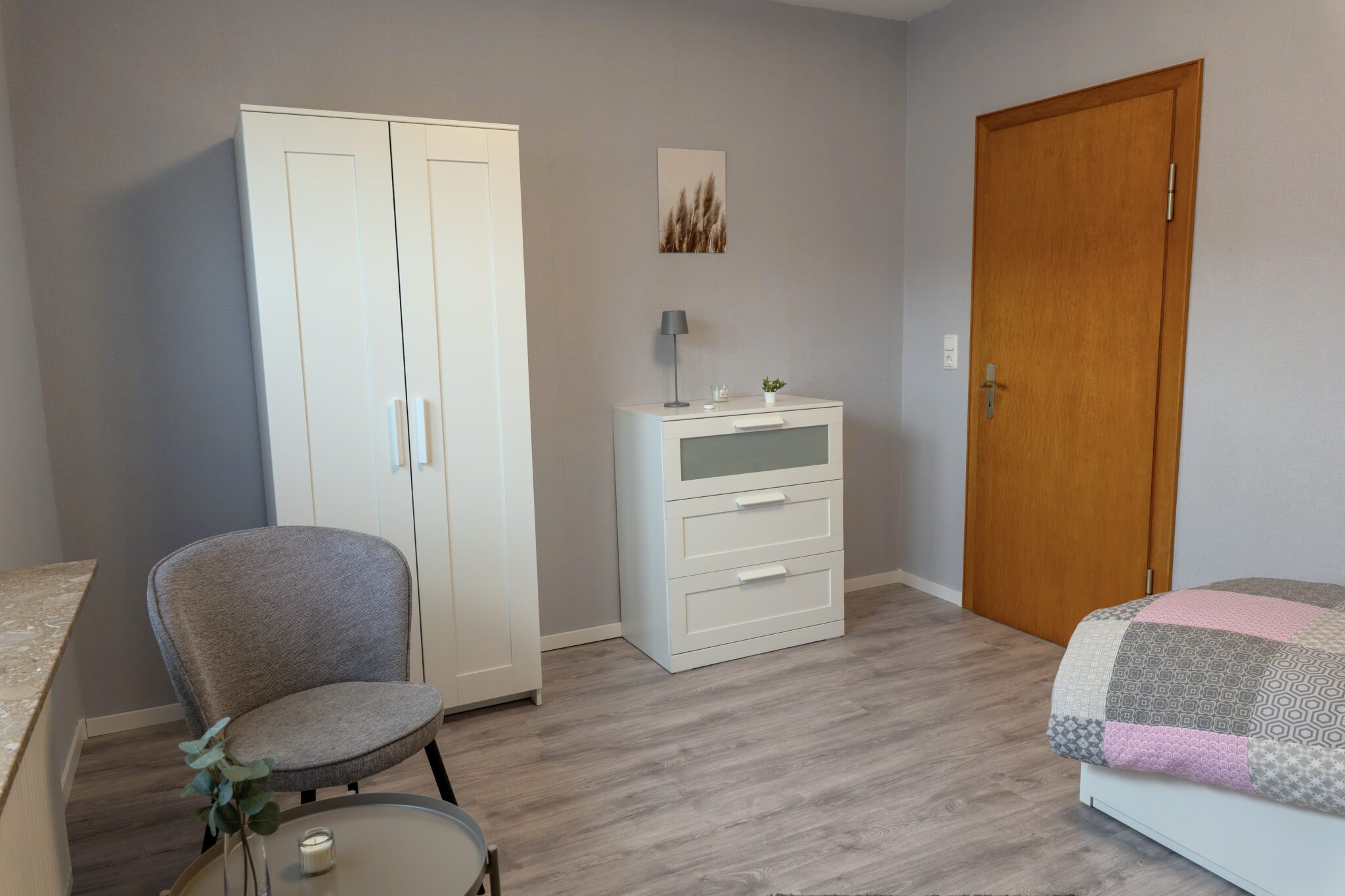 Arbeitszimmer mit Doppelbett